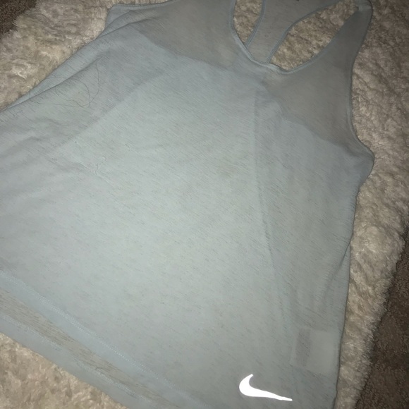 • Nike tank • - Picture 4 of 4
